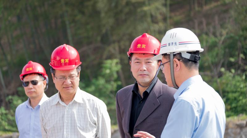 國(guó)土資源部地質(zhì)環(huán)境司熊自力副司長(zhǎng)來礦調(diào)研